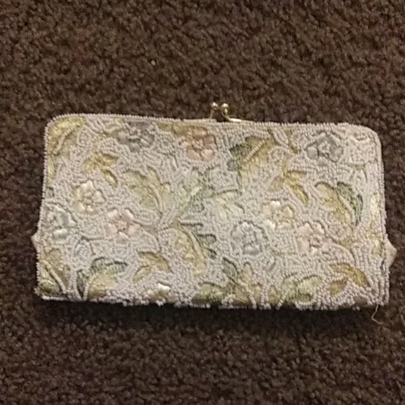 Wallets - Picture 3 of 5